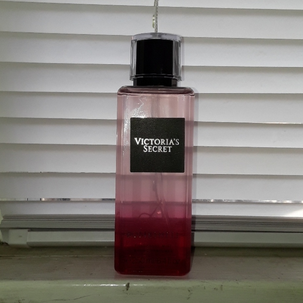 Victoria Secret: Bombshell